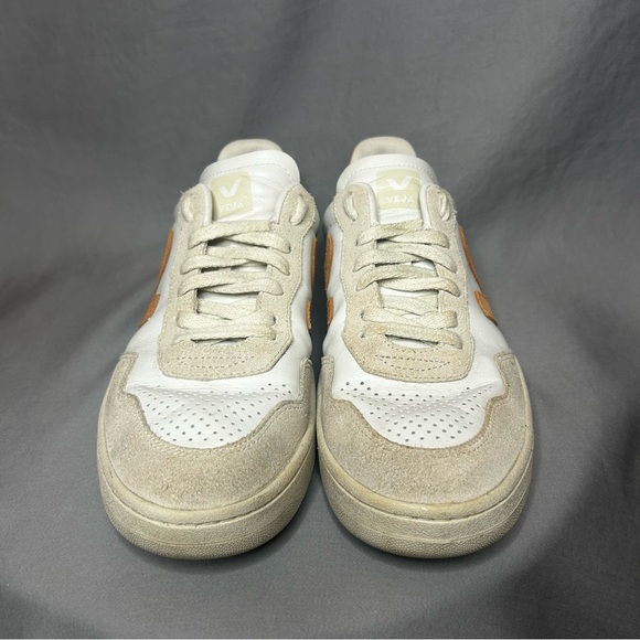 Veja V-90 Extra White and Umber Sneakers - Picture 2 of 10